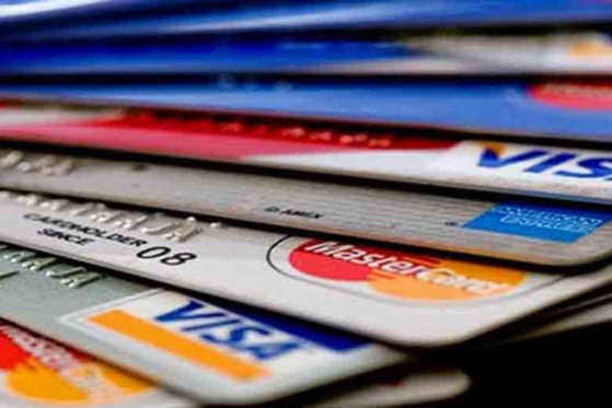 Le droit des services de paiement : de l'éventuelle faute du client dans l'utilisation des données d'une carte bancaire (Cass. com., 18 janv. 2017, commentaire dans LEXBASE)