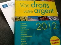 "Vos droits votre argent 2012" (éditions F. LEFEBVRE) : un ouvrage grand public qui en apprend beaucoup ! Un indispensable... même pour les professionnels et les étudiants.