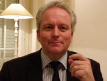 Arnaud MONTEBOURG a du succès en s'en prenant à la BCE : reste à proposer une politique monétaire. Arnaud MONTEBOURG a du succès en s'en prenant à la BCE : reste à proposer une politique monétaire.