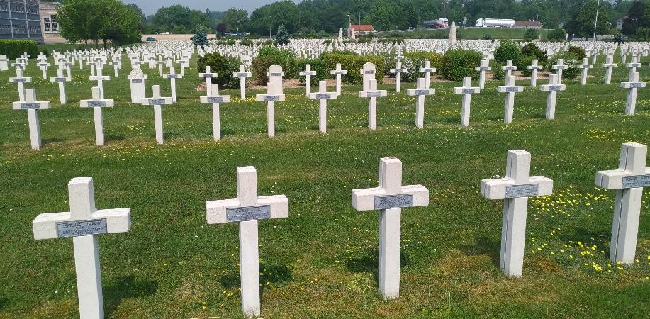 Les croix aux prénoms (Commémoration Guerre de 14-18) Les croix aux prénoms (Commémoration Guerre de 14-18)