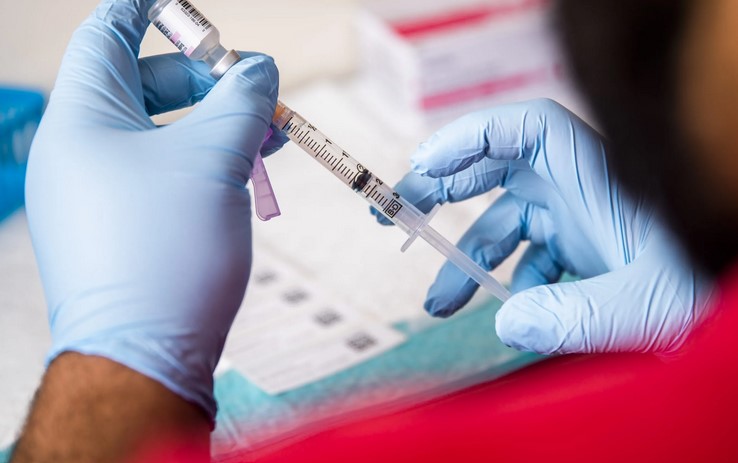 Refuser la loi du vaccin, de la grande diversité des dogmatismes à la politique de vaccination. 