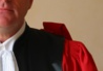 Sur les plateaux beaucoup font les malins en s'improvisant commentateur du droit pénal, mais un président de la République en prison a déjà tout changé.