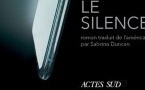 Don DeLillo pointe puis rate le système dans "Le silence" (Actes Sud, 2021). Toute théorie peut attendre...