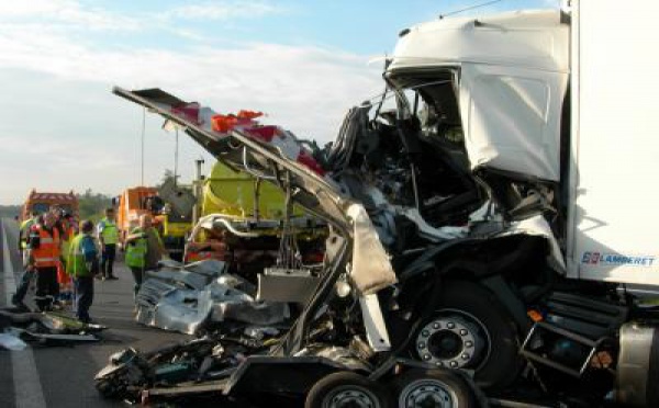 5 arrêts portent atteinte au droit des victimes : la rente accident du travail peut s'imputer sur les indemnisations civiles extra-patrimoniales ! La réforme et la méthodologie DINTILHAC mises à mal (Cass. civ. 2e, 11 juin 2009, 5 espèces publiées).